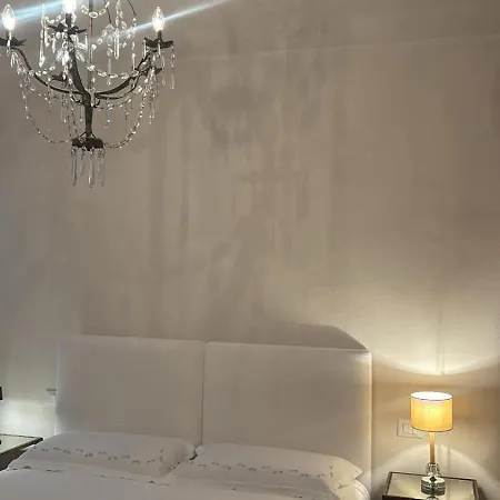펜션 Luxury In Center